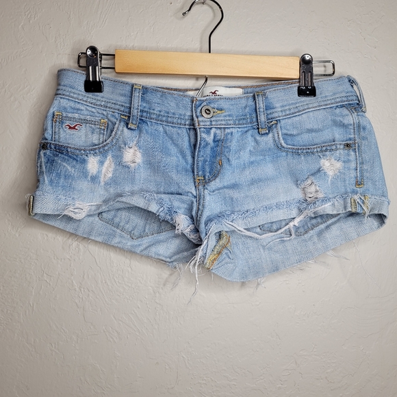 Hollister Pants - 4 for$25💎Hollister Low Rise Jean Shorts Sz 26